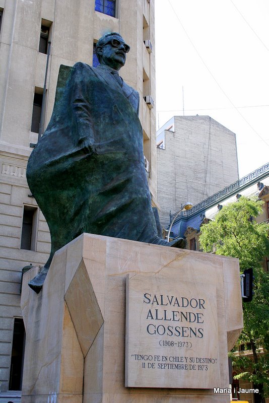 Estàtua conmemorativa d'Allende